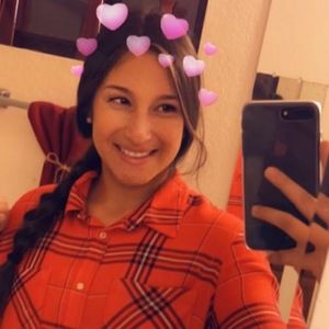 Meet your Posher, Alyssa